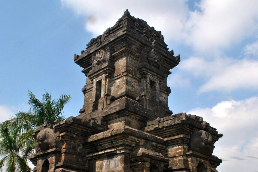 candi, singosari, malang, jawa timur, indonesian, stupa, temple, stone, architecture, history, old buildings, statue, stone foundation, ancient