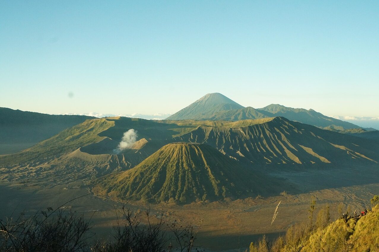 indonesia, mountain, cloud, volcano, landscape, bromo, nature, adventure, sunrise, asia, java, scenery, crater, outdoor, peak, volcanoes, malang, picnic, bromo, bromo, bromo, bromo, bromo, malang, malang